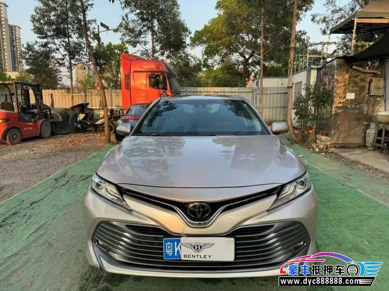 18年丰田凯美瑞轿车抵押车出售