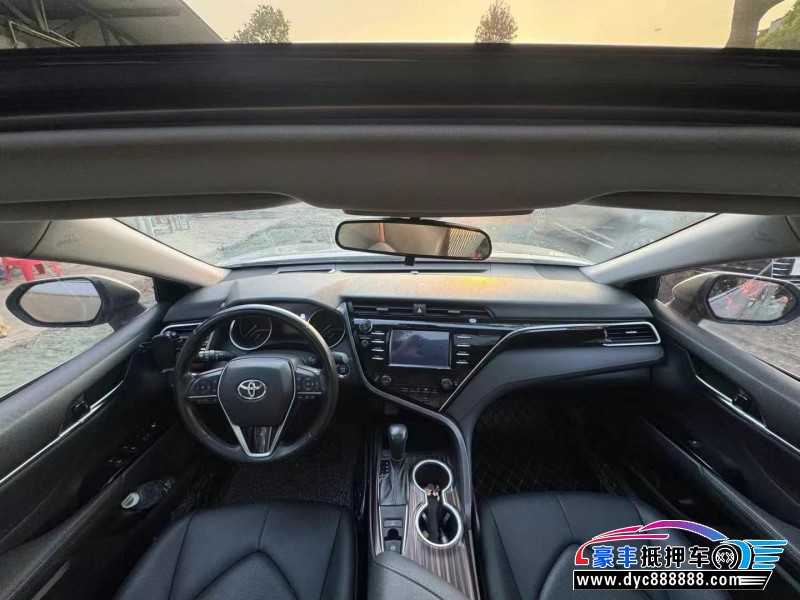 18年丰田凯美瑞轿车抵押车出售