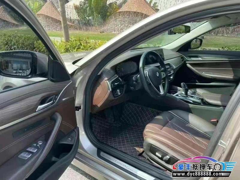 20年宝马5系轿车抵押车出售