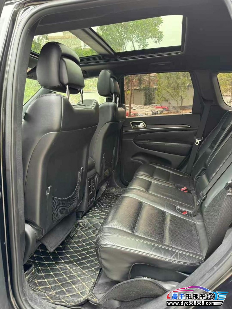 14年Jeep大切诺基轿车抵押车出售