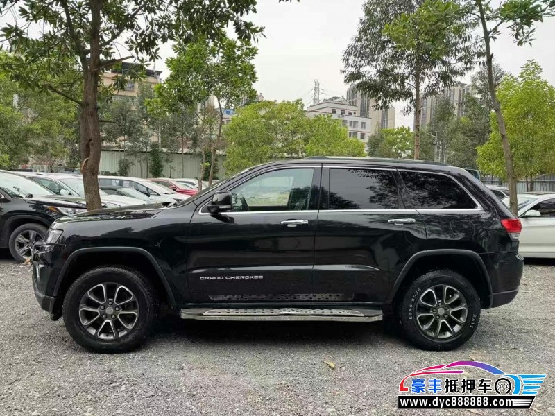 14年Jeep大切诺基轿车抵押车出售