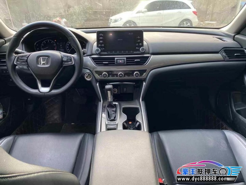 18年本田雅阁轿车抵押车出售