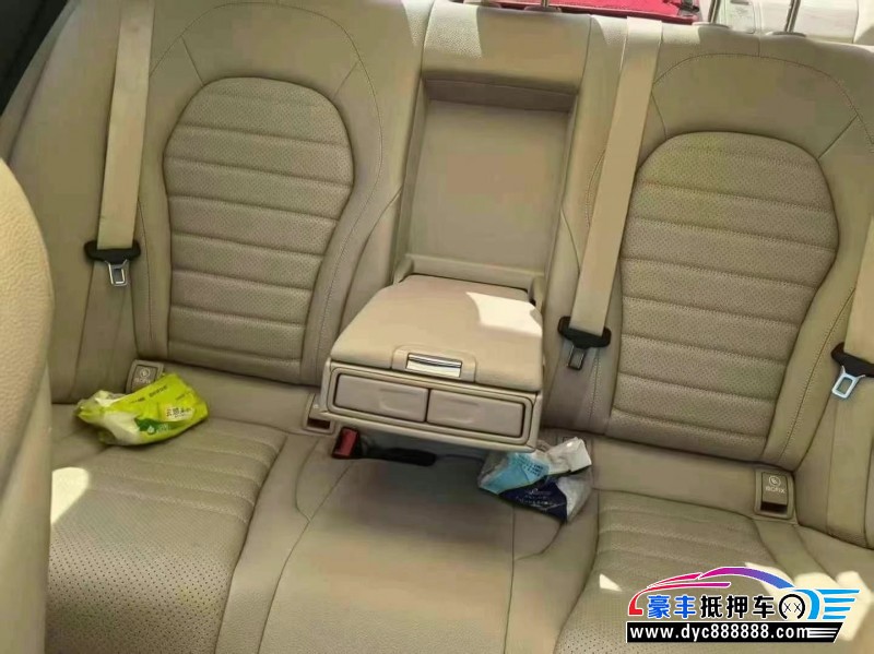16年奔驰C轿车抵押车出售