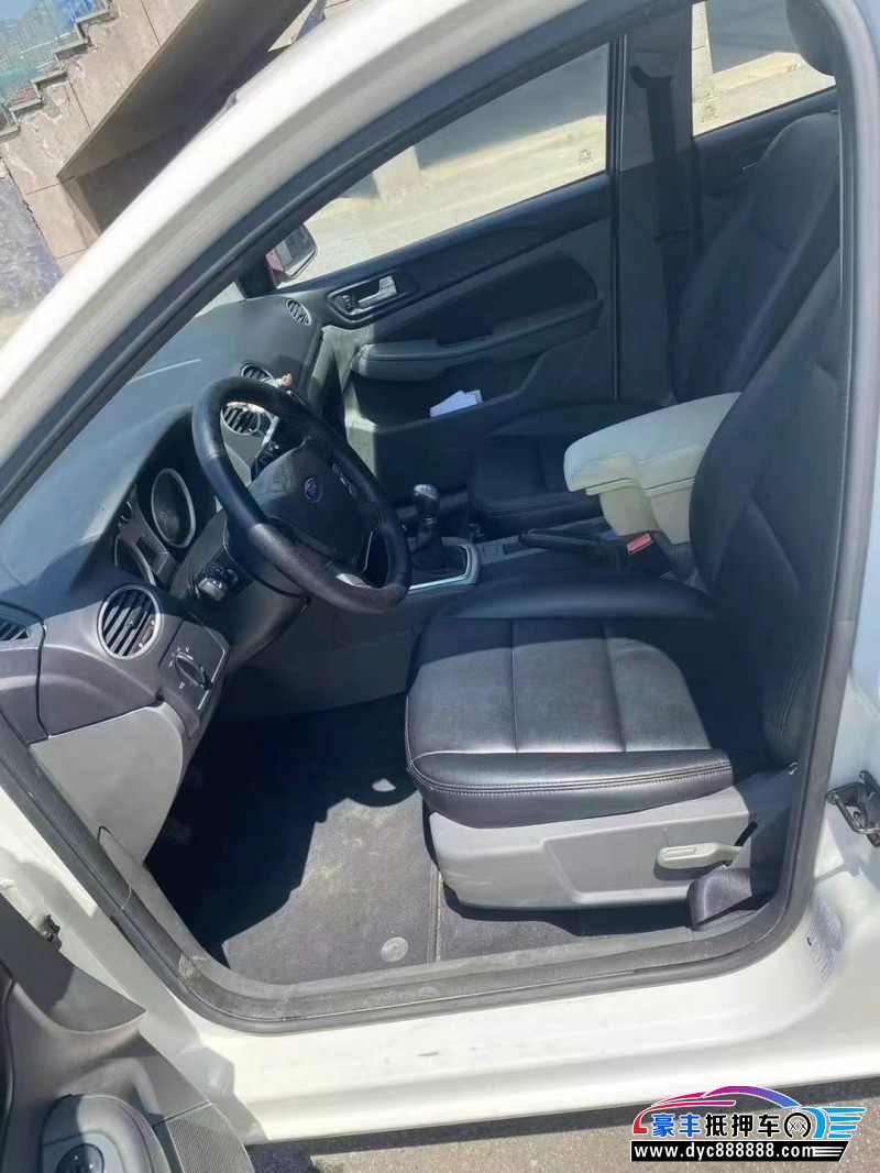 14年福特福克斯轿车抵押车出售