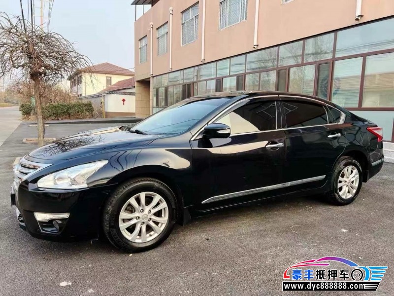 15年日产天籁轿车抵押车出售
