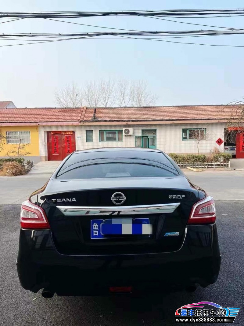 15年日产天籁轿车抵押车出售
