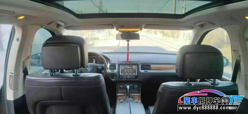 15年大众途锐轿车抵押车出售