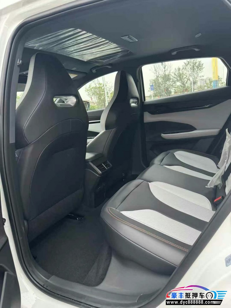 25年长安长安UNI轿车抵押车出售