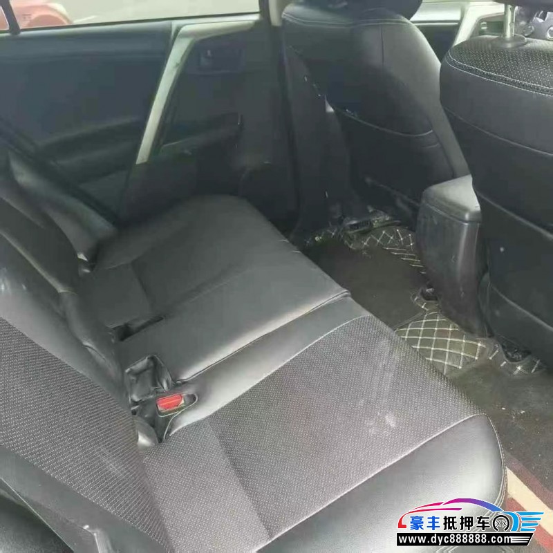 18年丰田RAV4轿车抵押车出售