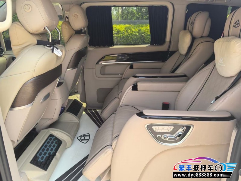 17年奔驰V轿车抵押车出售