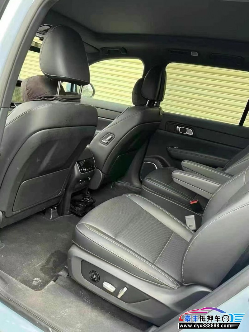 22年理想ONE轿车抵押车出售