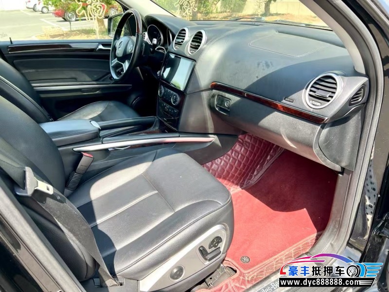 12年奔驰GL轿车抵押车出售