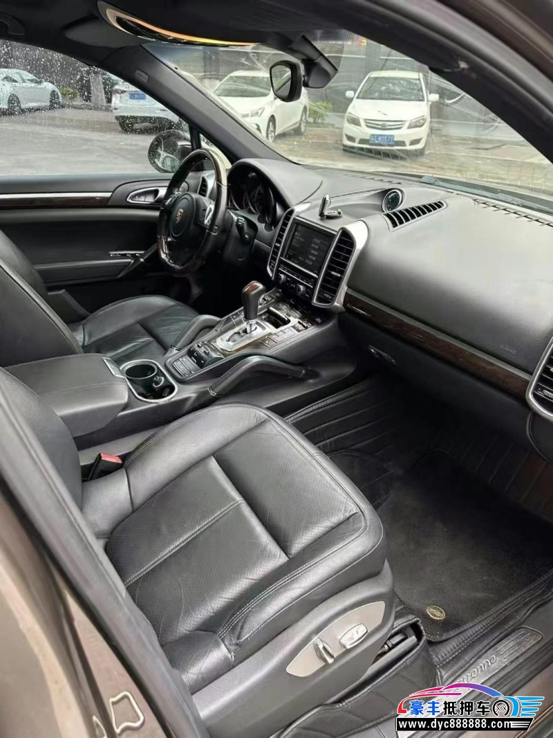 13年保时捷卡宴轿车抵押车出售