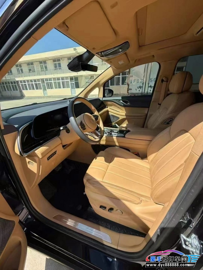 24年岚图梦想家轿车抵押车出售