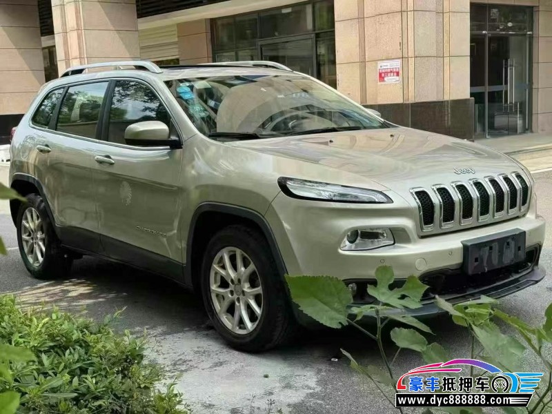 17年Jeep自由光轿车抵押车出售