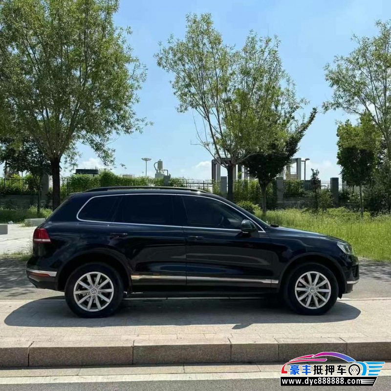 17年大众途锐轿车抵押车出售