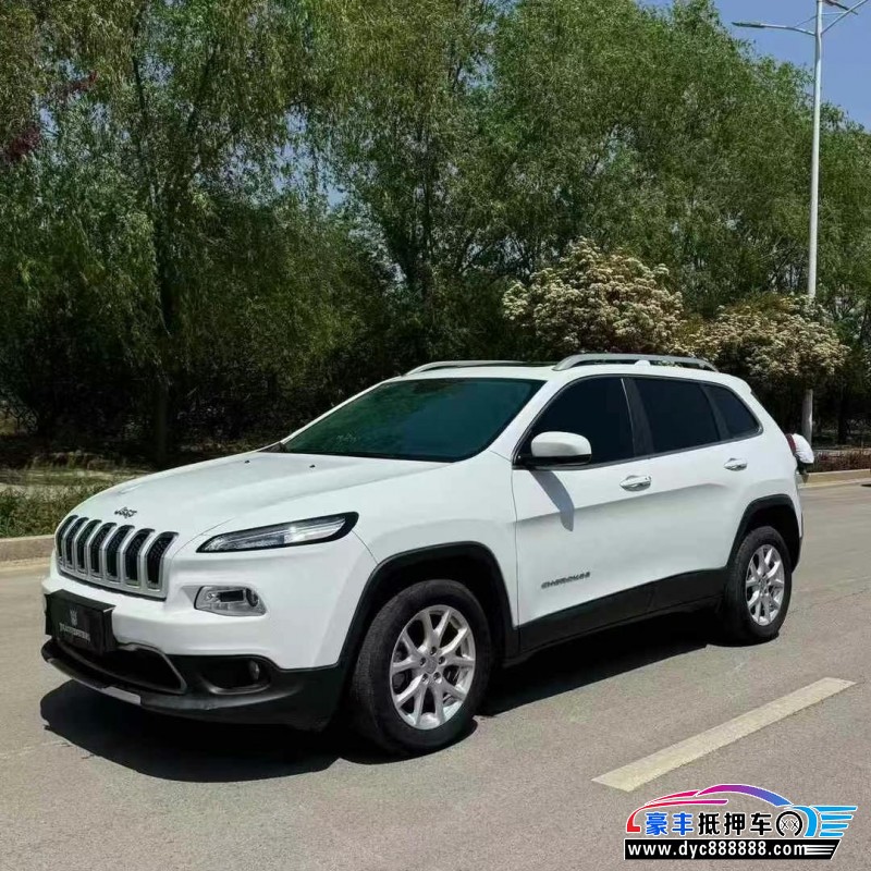 18年Jeep自由光轿车抵押车出售