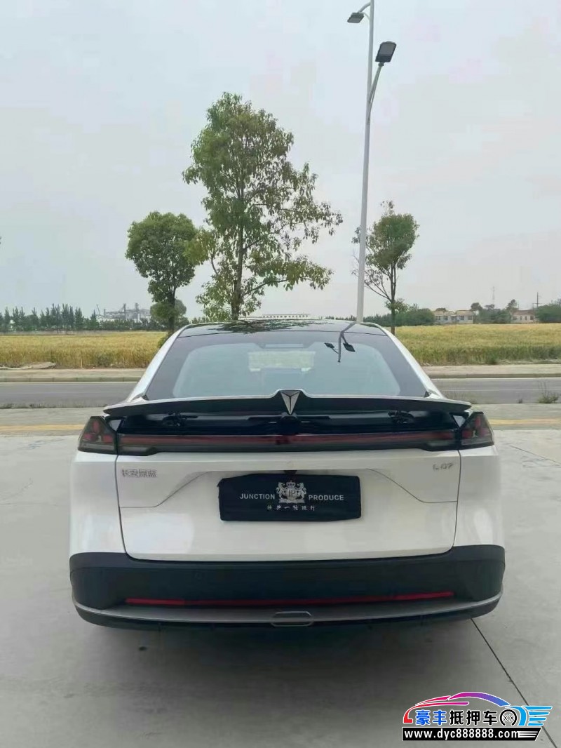 25年长安深蓝L07轿车抵押车出售