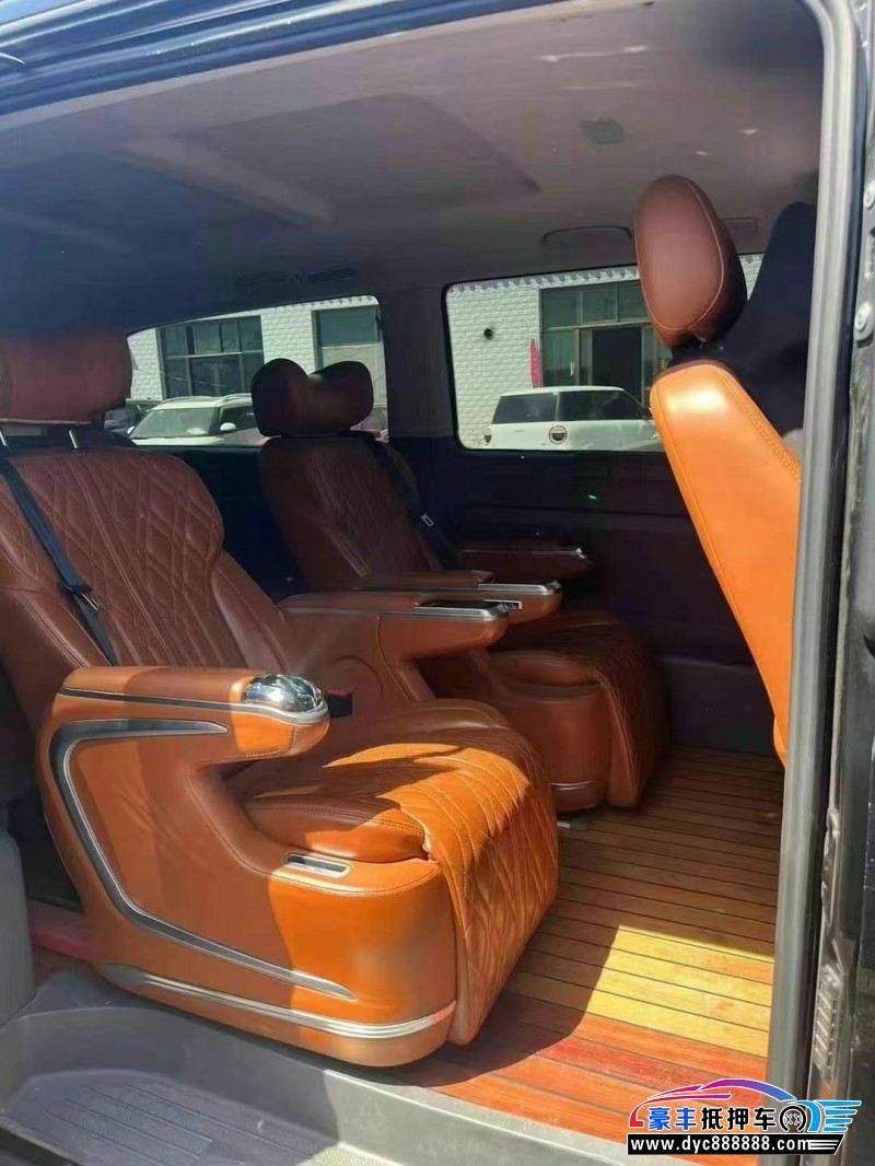 14年奔驰威霆轿车抵押车出售