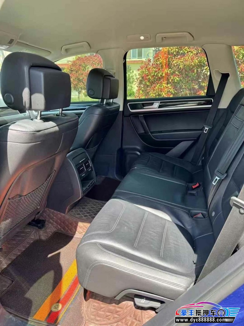 17年大众途锐轿车抵押车出售