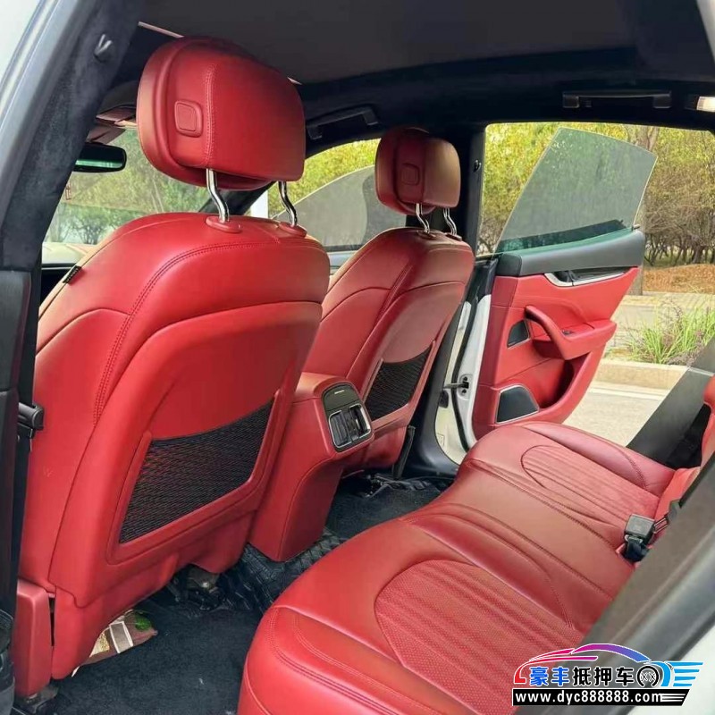 18年玛莎拉蒂莱万特轿车抵押车出售