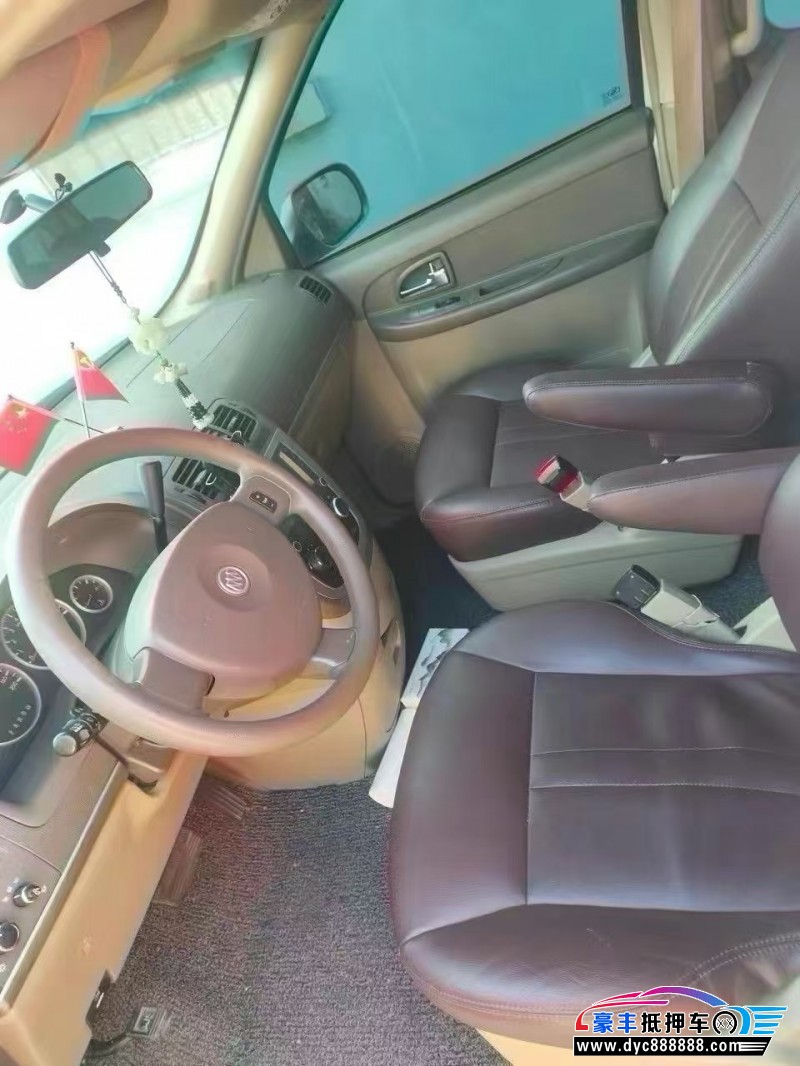 13年别克GL8轿车抵押车出售