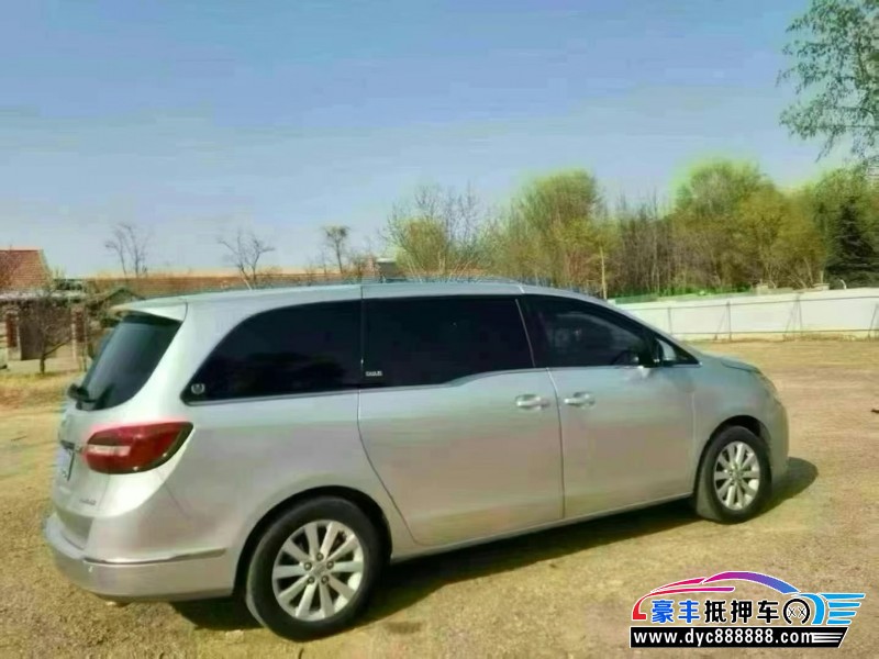 15年别克GL8轿车抵押车出售