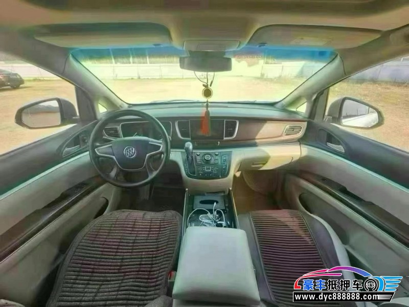 15年别克GL8轿车抵押车出售