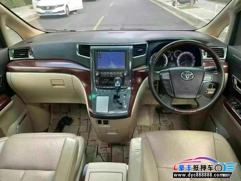 12年丰田威尔法轿车抵押车出售