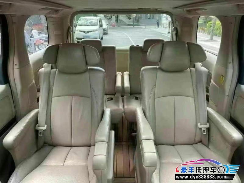 12年丰田威尔法轿车抵押车出售