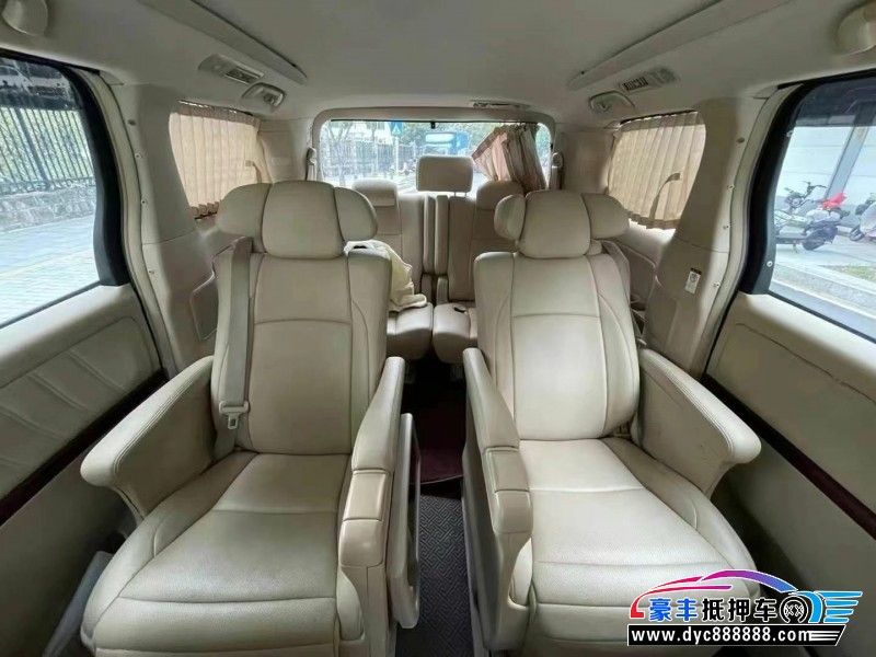 13年丰田埃尔法轿车抵押车出售