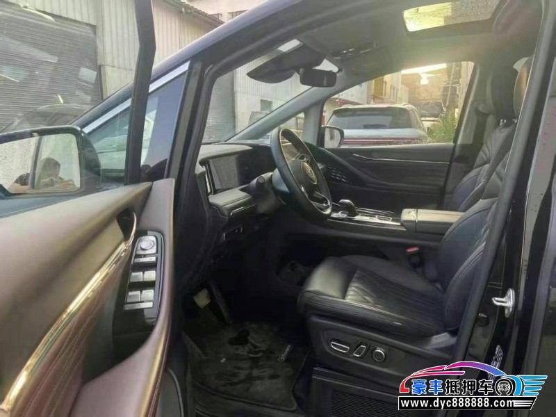 23年传祺M8轿车抵押车出售