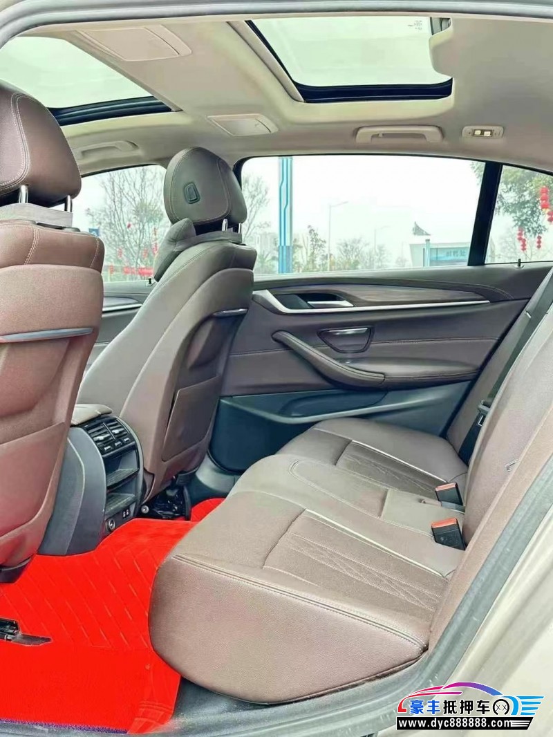 20年宝马5系轿车抵押车出售