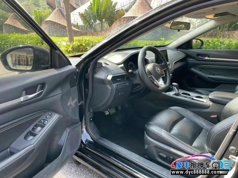 20年日产天籁轿车抵押车出售