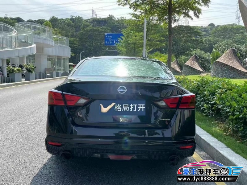 20年日产天籁轿车抵押车出售