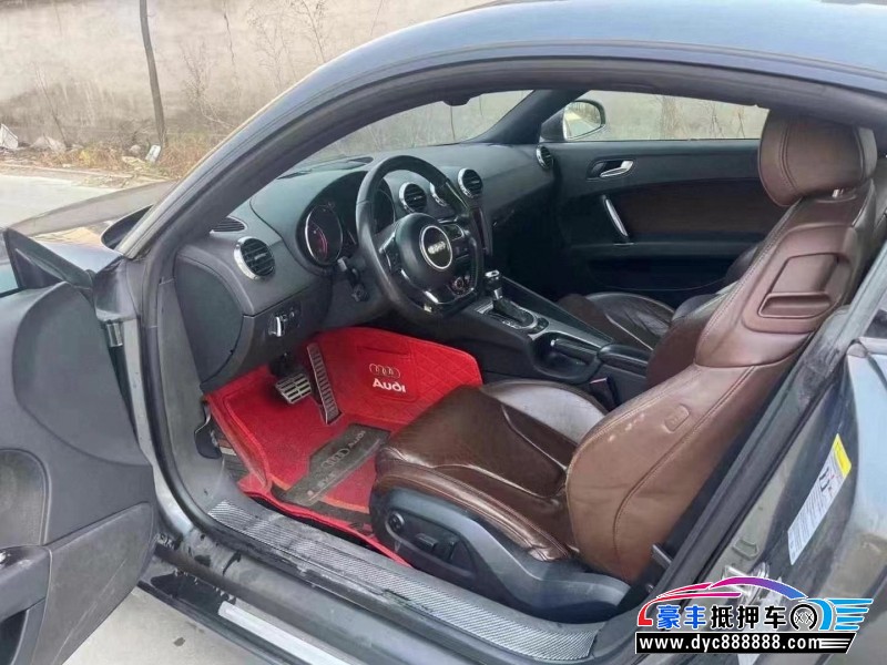 13年奥迪TT轿车抵押车出售