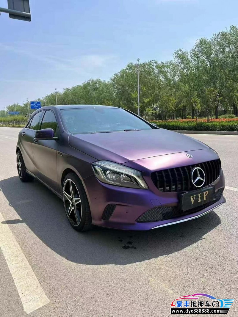 18年奔驰A轿车抵押车出售