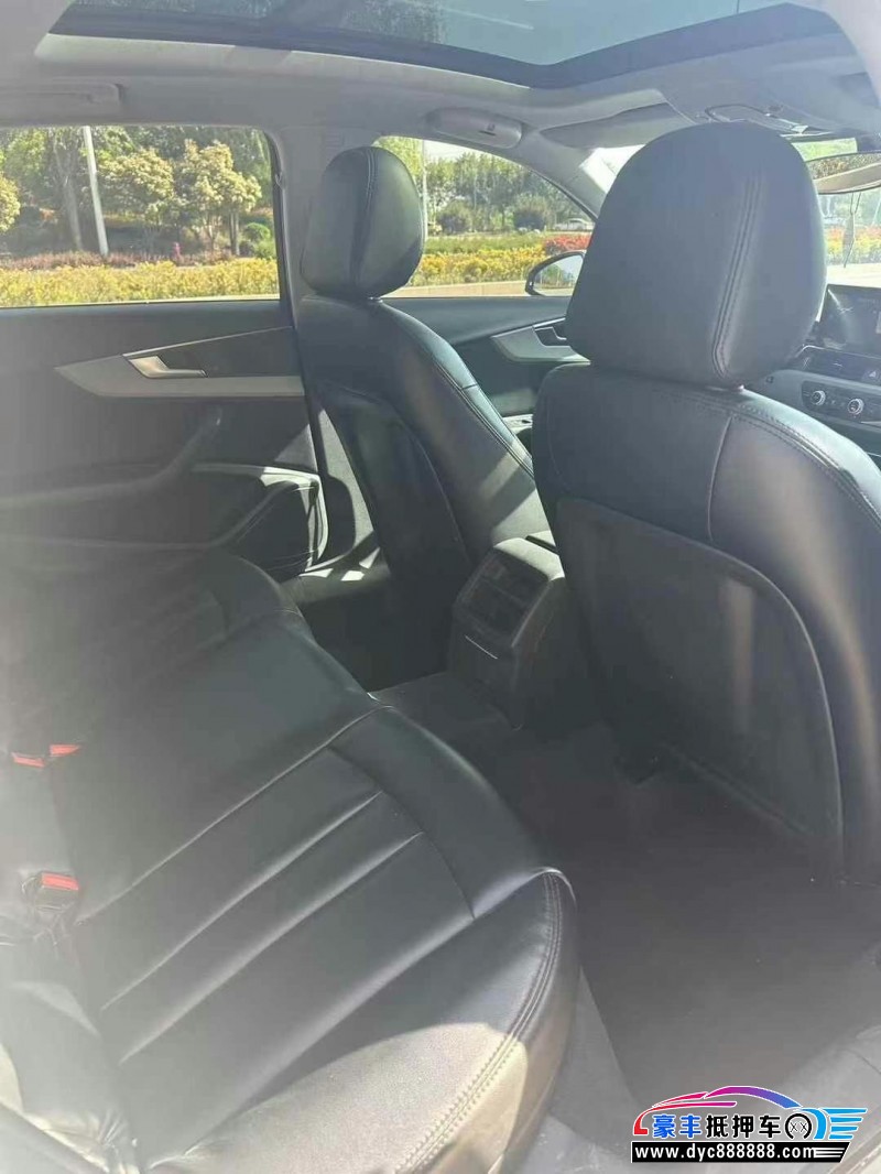 19年奥迪A4L轿车抵押车出售