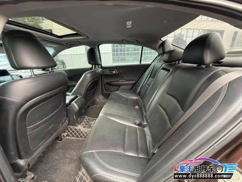 14年本田雅阁轿车抵押车出售