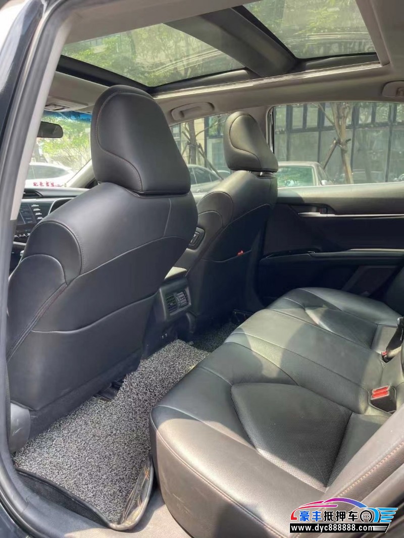 18年丰田凯美瑞轿车抵押车出售