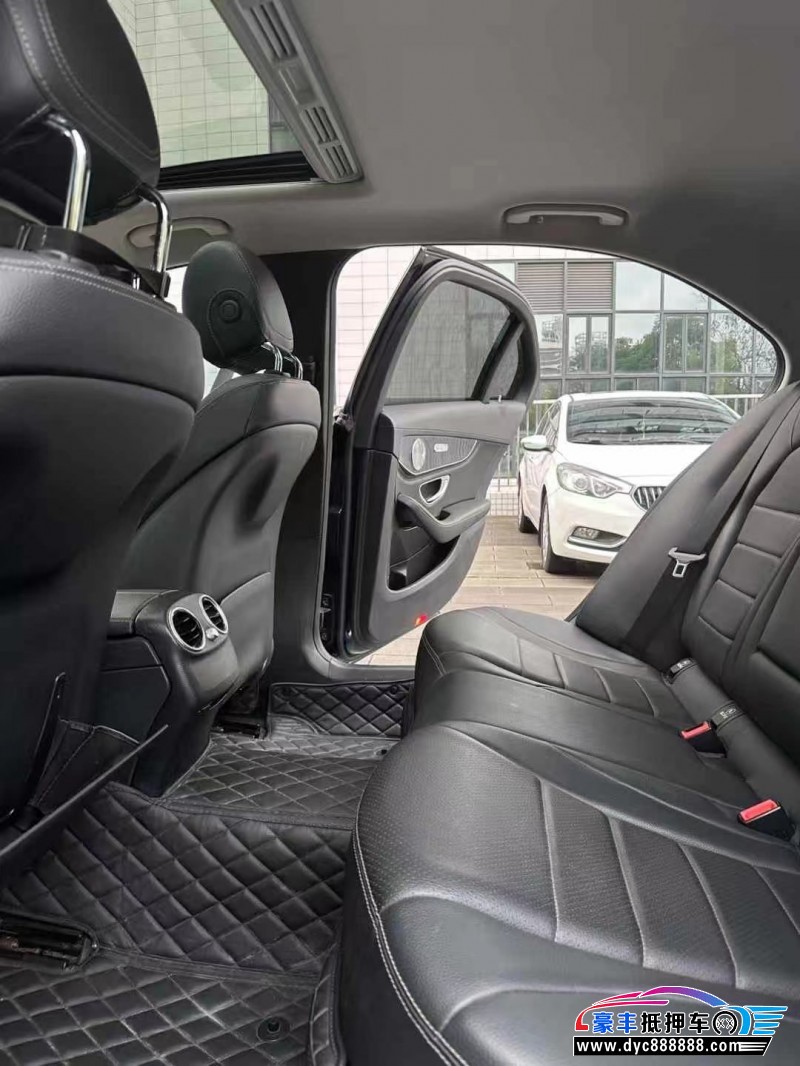 18年奔驰C轿车抵押车出售