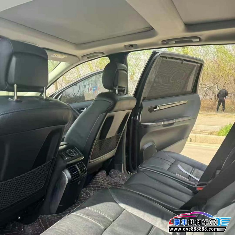 17年奔驰R轿车抵押车出售