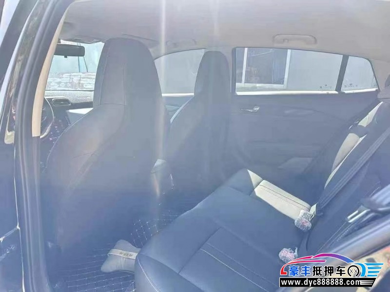 25年东风风神奕炫轿车抵押车出售