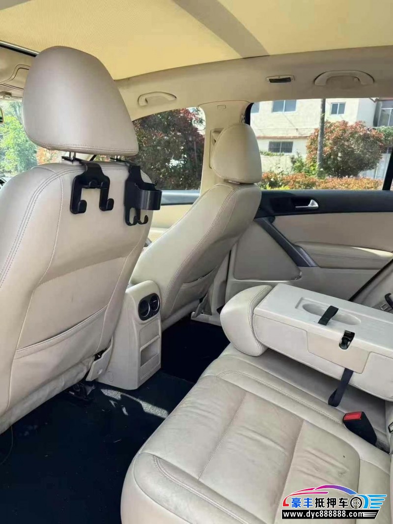 12年大众途观轿车抵押车出售