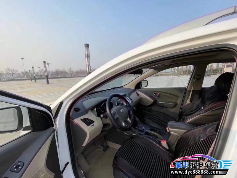 15年现代ix35轿车抵押车出售