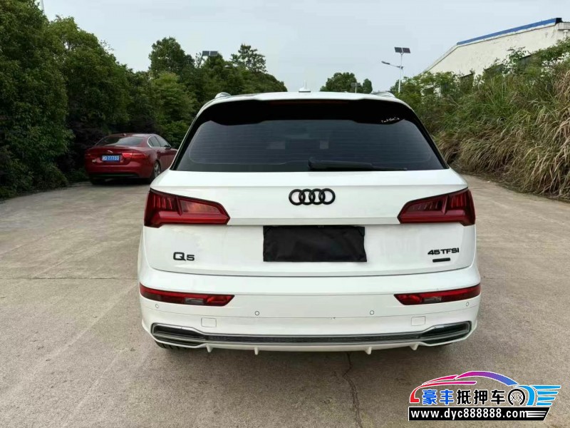 19年奥迪Q5轿车抵押车出售