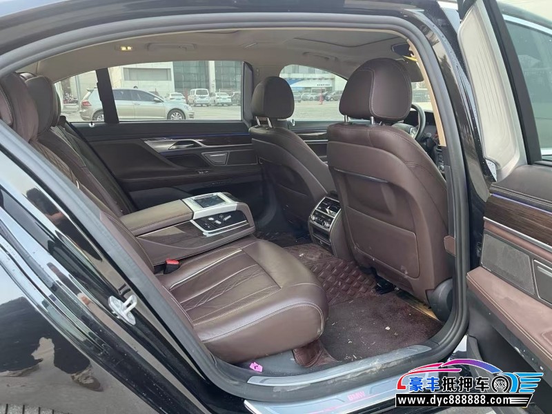 21年宝马7系轿车抵押车出售