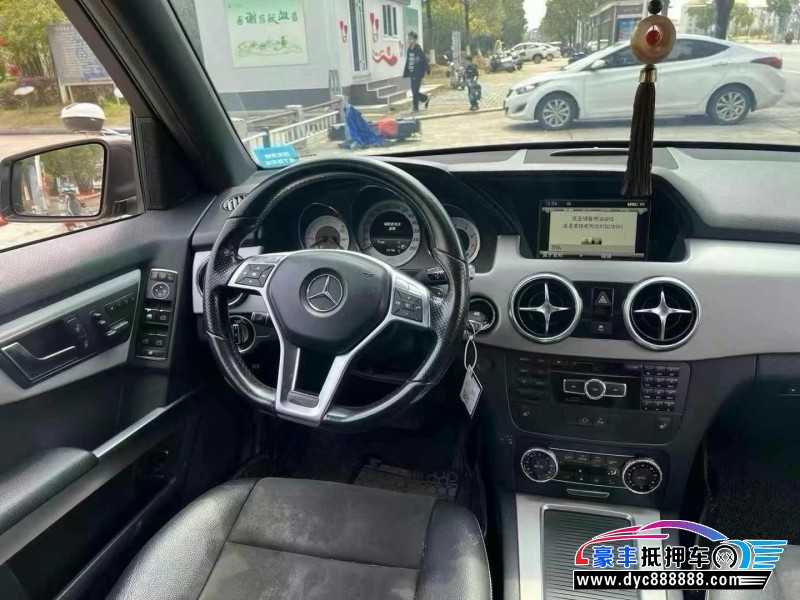 15年奔驰GLK轿车抵押车出售