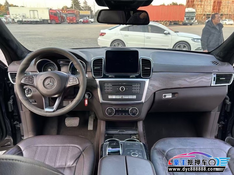17年奔驰GLE轿车抵押车出售