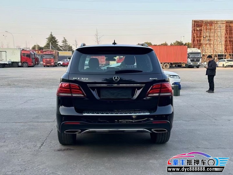 17年奔驰GLE轿车抵押车出售